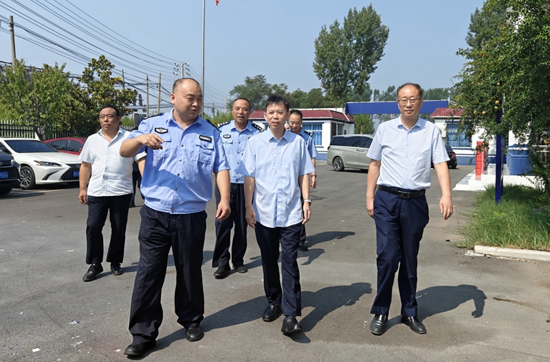 博農集團慰問轄區一線派出所民警